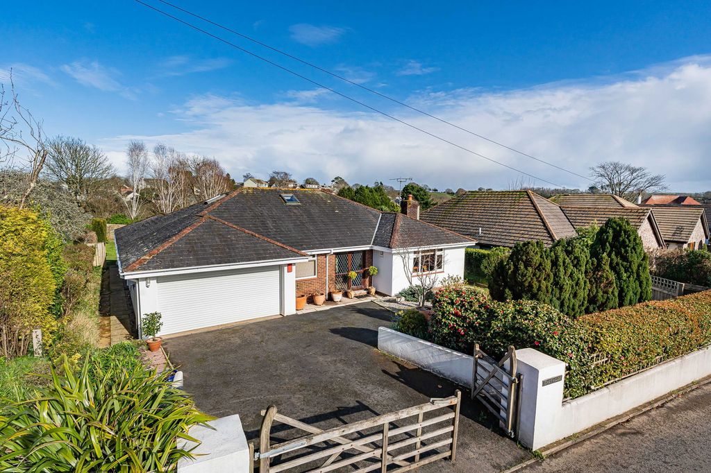 Property photo 1 of 30