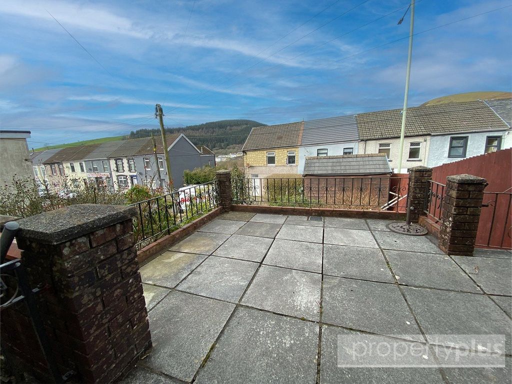Property photo 2 of 22 Picture No. 19