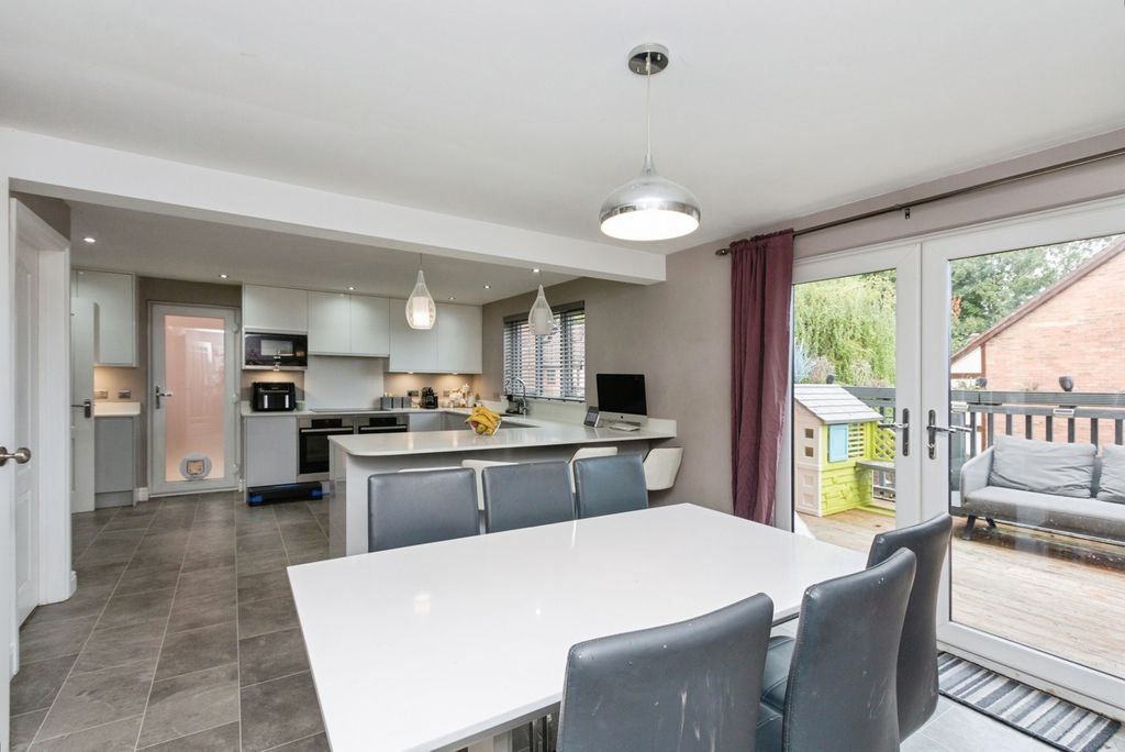 Property photo 2 of 18 Photo