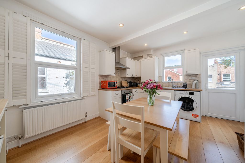 Property photo 2 of 10 1516668-4-6Aa1379...