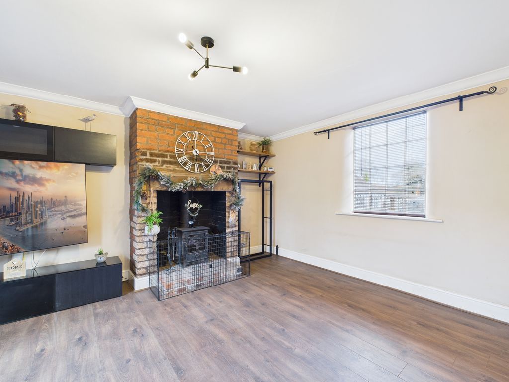 Property photo 3 of 11 Photo 1