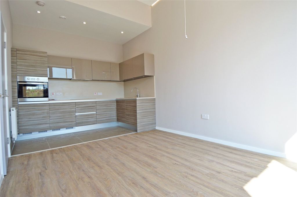 Property photo 3 of 10 Picture No. 02