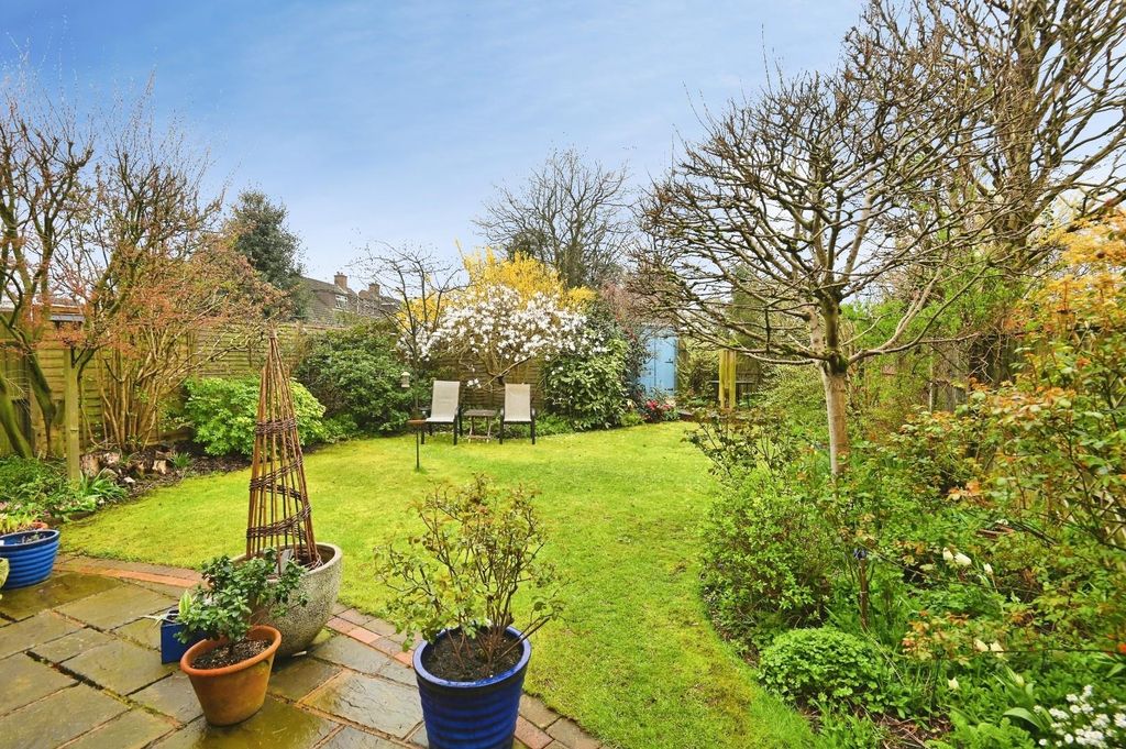 Property photo 2 of 23 6Lox19.Jpg