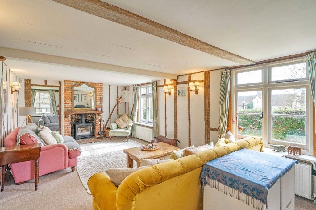 Property photo 2 of 31 Sitting Room