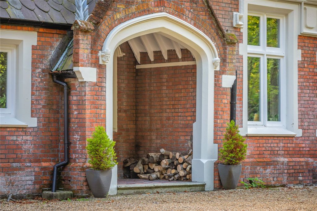 Property photo 3 of 20 Entrance