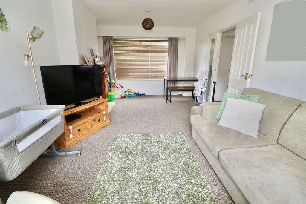 Property photo 3 of 13 Img_9842