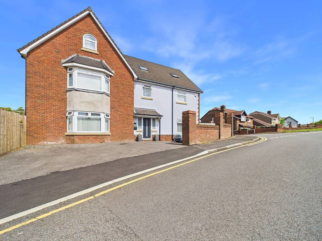 Property photo 1 of 43