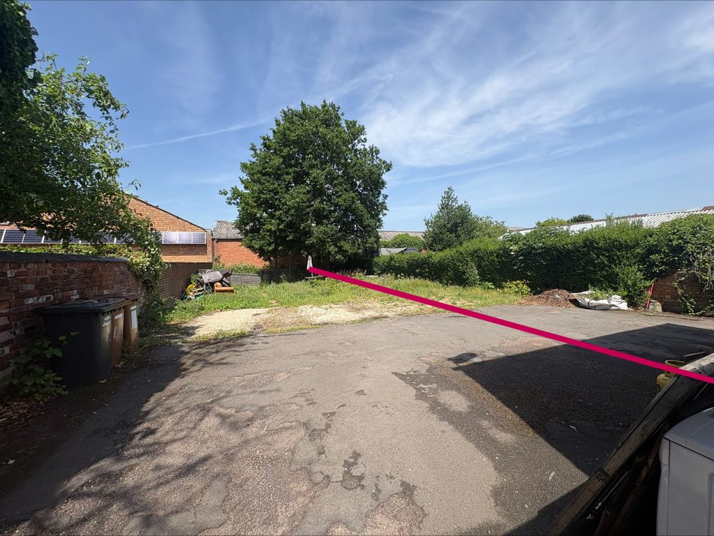 Property photo 2 of 11