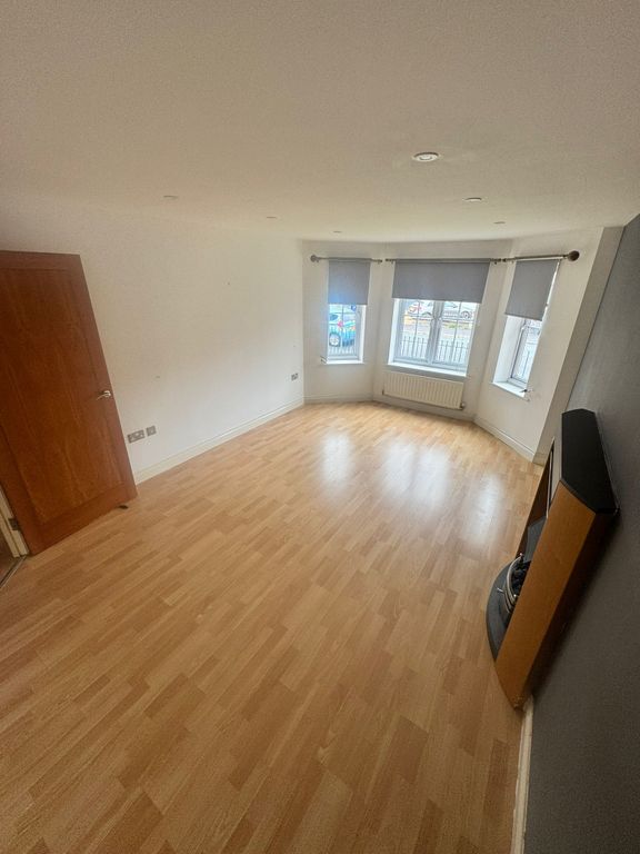 Property photo 3 of 11