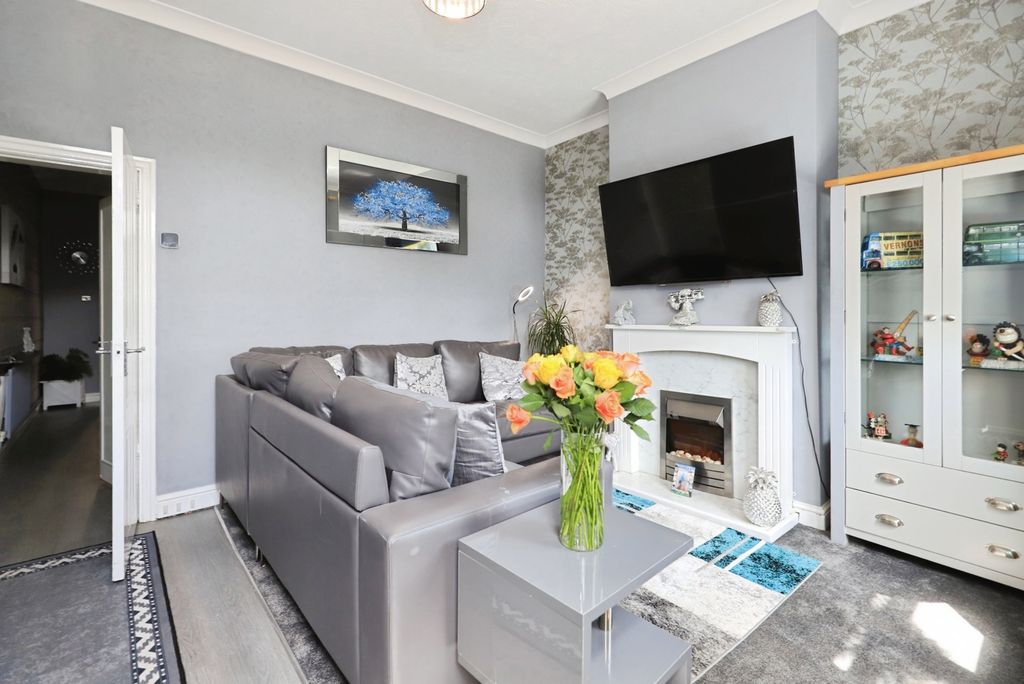 Property photo 2 of 19 Pbox-Img.Jpg