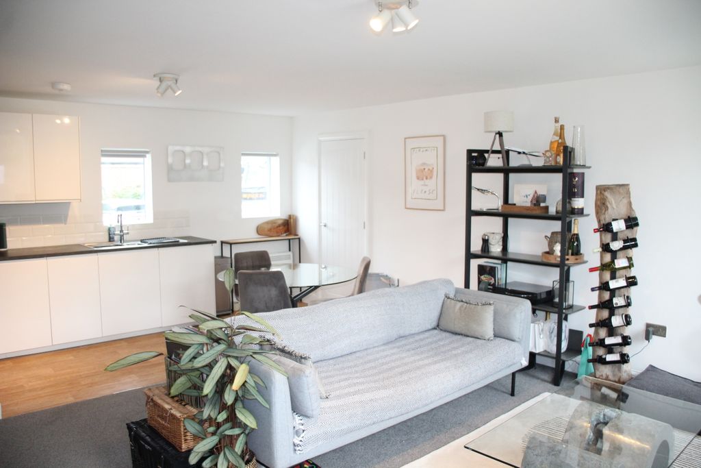 Property photo 3 of 8