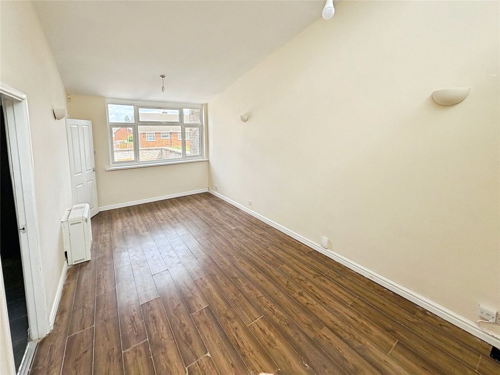 Property photo 2 of 7 Living Room