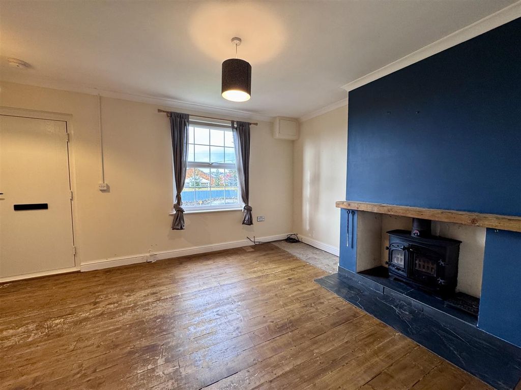 Property photo 2 of 17 Living Room