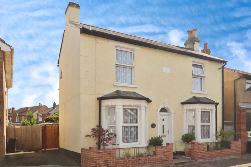 Property photo 1 of 30 Colne Road