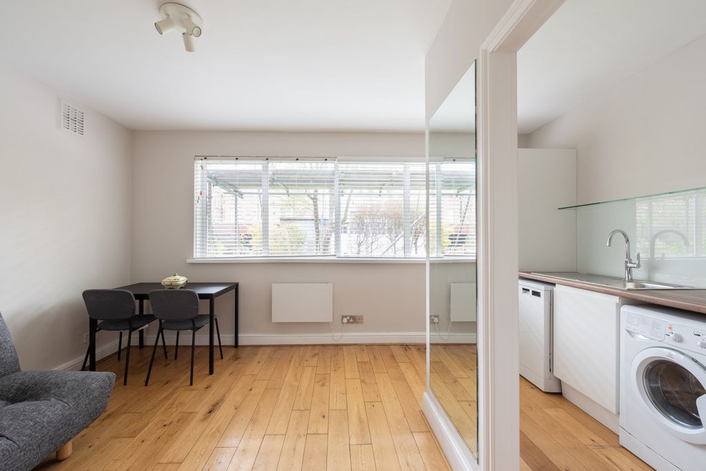 Property photo 1 of 12 Photo 01