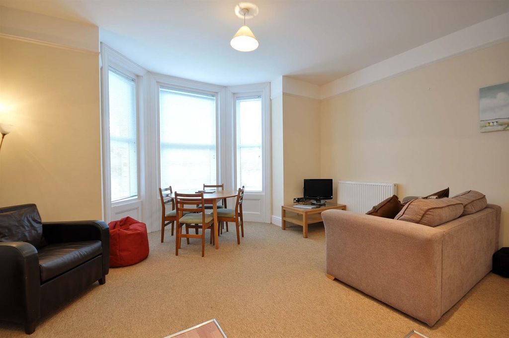 Property photo 3 of 11 Dining Area.Jpg
