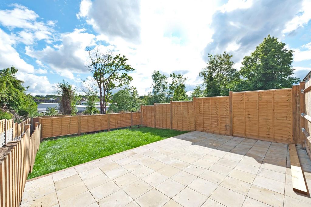 Property photo 3 of 6 Garden.Jpg