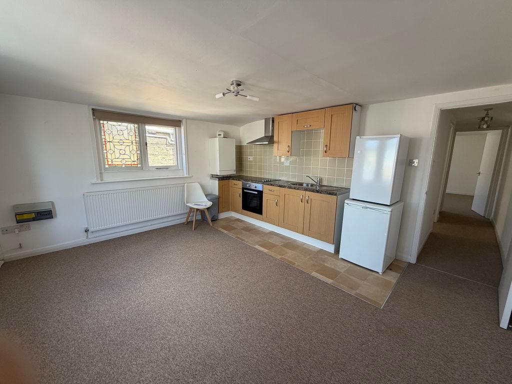 Property photo 3 of 9 Photo 6