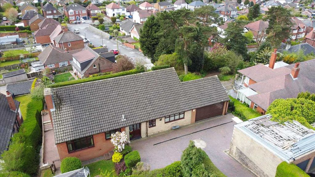 Property photo 3 of 31
