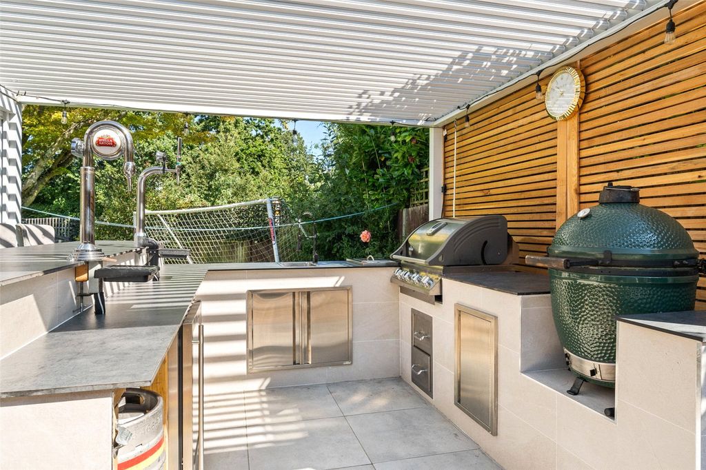 Property photo 2 of 20 Picture No. 24