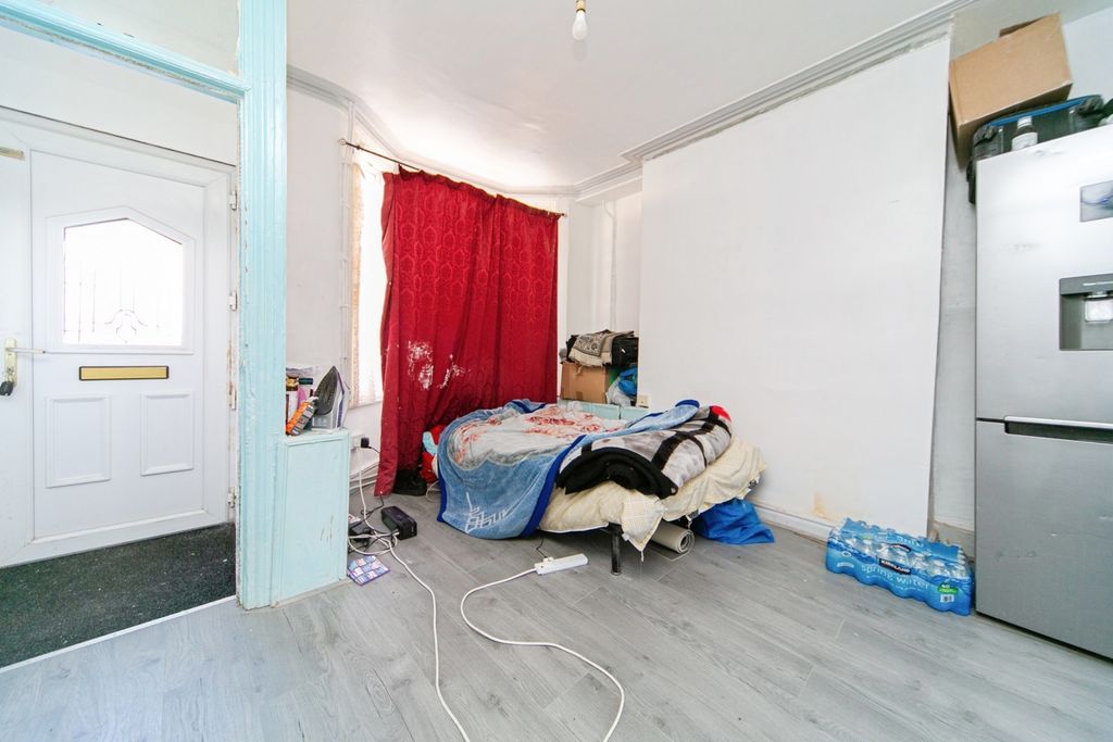 Property photo 2 of 17 Photo