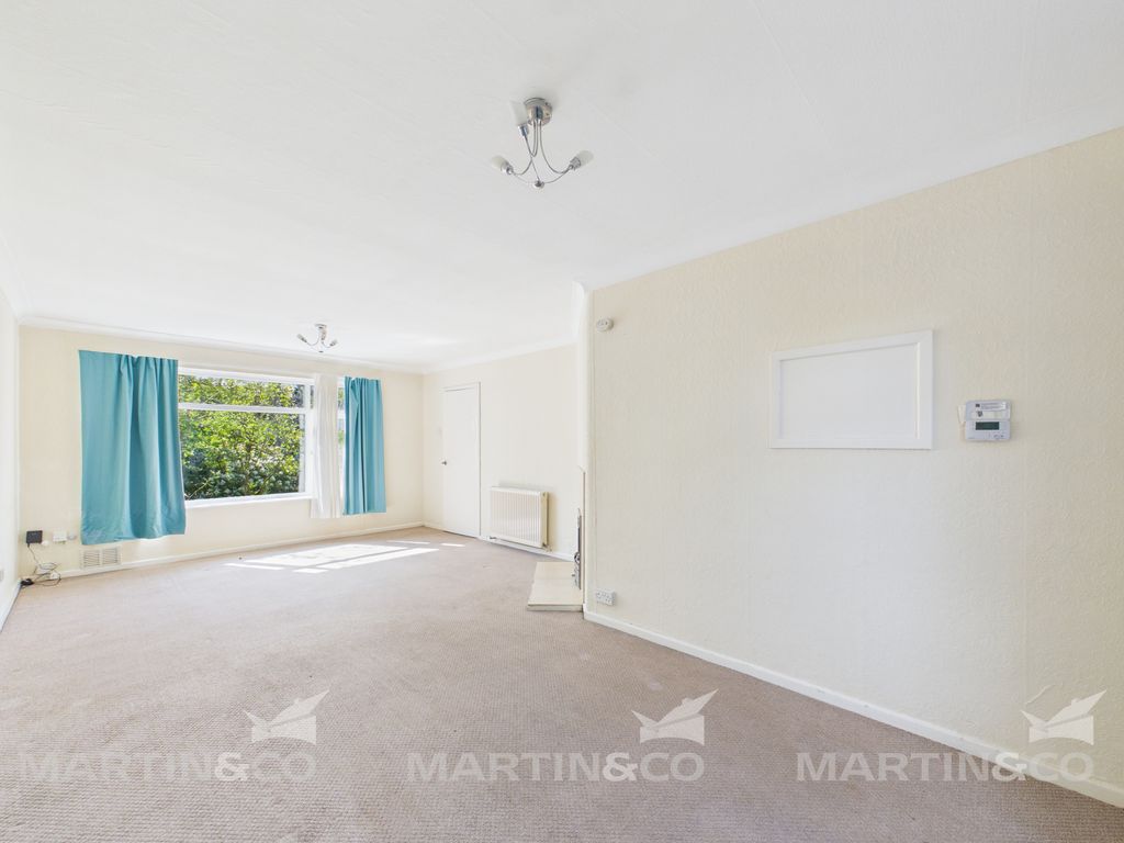 Property photo 3 of 14 Cam02406G0-Pr0605-Still003