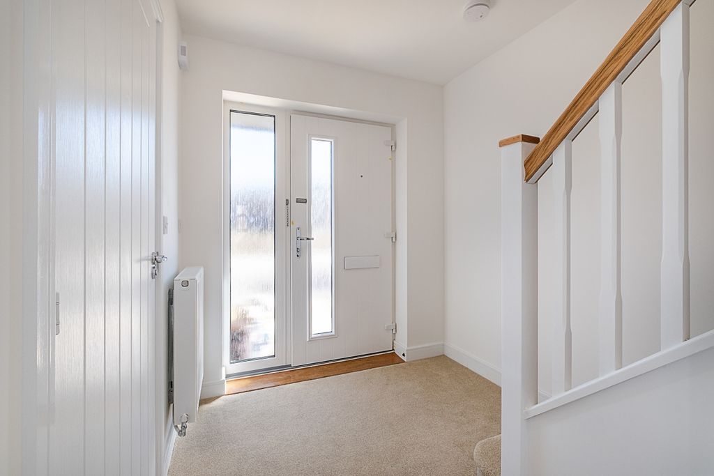 Property photo 3 of 13 Entrance Area