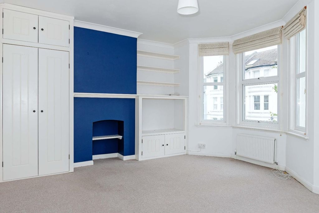 Property photo 3 of 9 Westbourne_2.Jpg