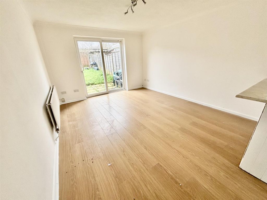 Property photo 3 of 11 Lounge/Dining Room