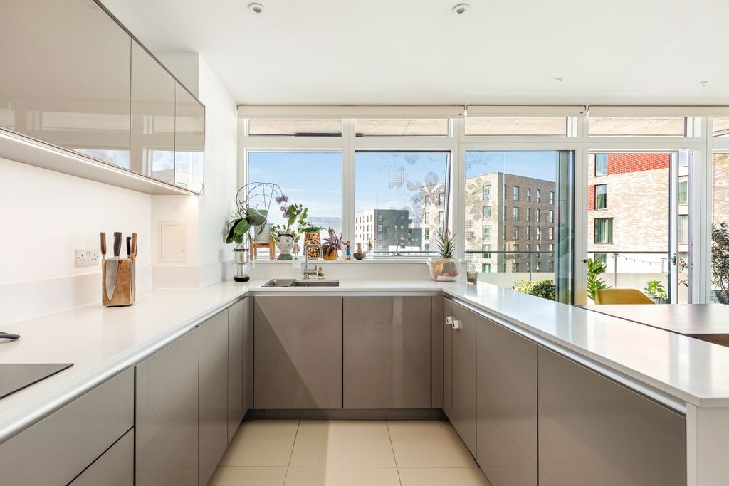 Property photo 3 of 16 Hugero Point
