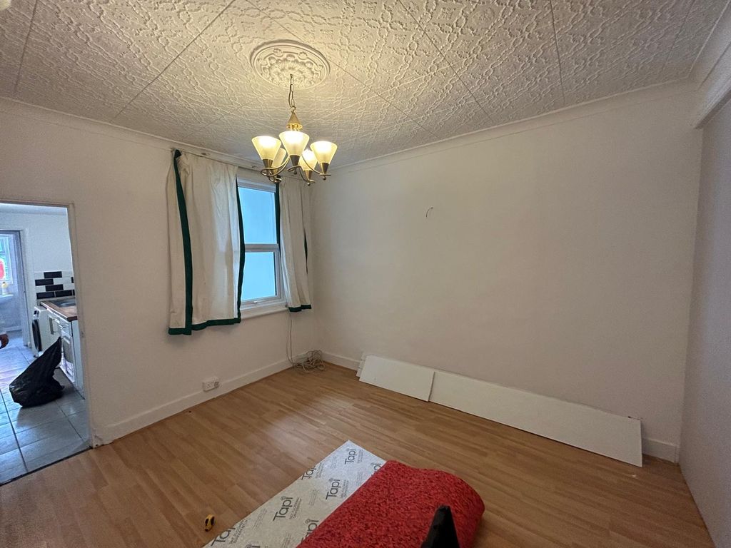 Property photo 2 of 10 Gallery