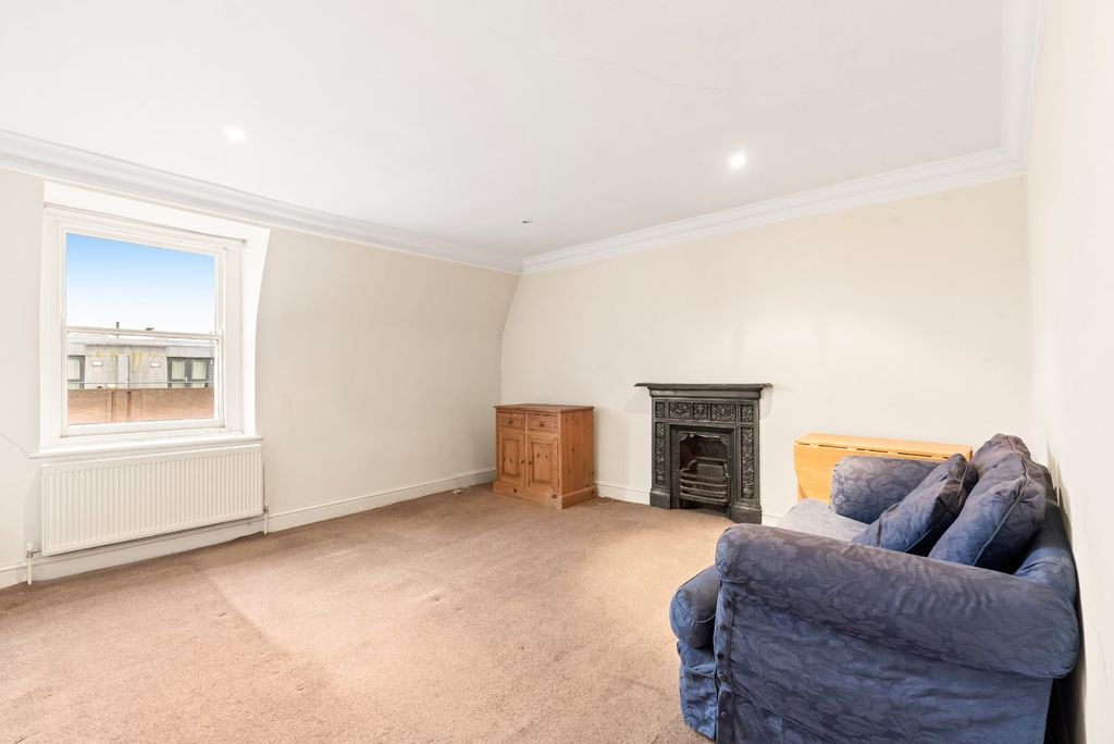 Property photo 3 of 7