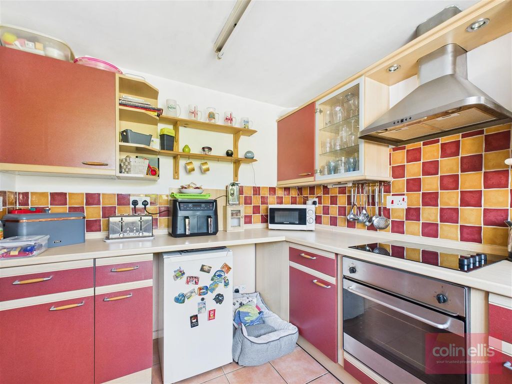 Property photo 3 of 16 Cam05075G0-Pr0183-Still009.Jpg