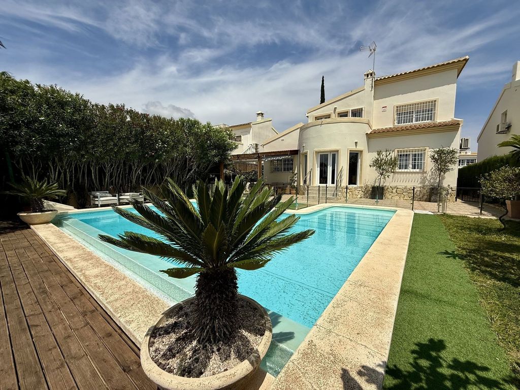 Property photo 1 of 50