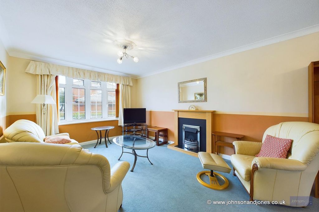 Property photo 2 of 18 2 Lounge.Jpg