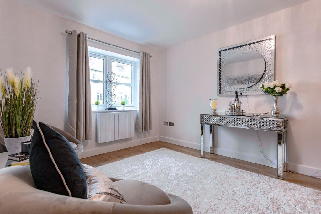 Property photo 2 of 8 Living Room (2).Jpg