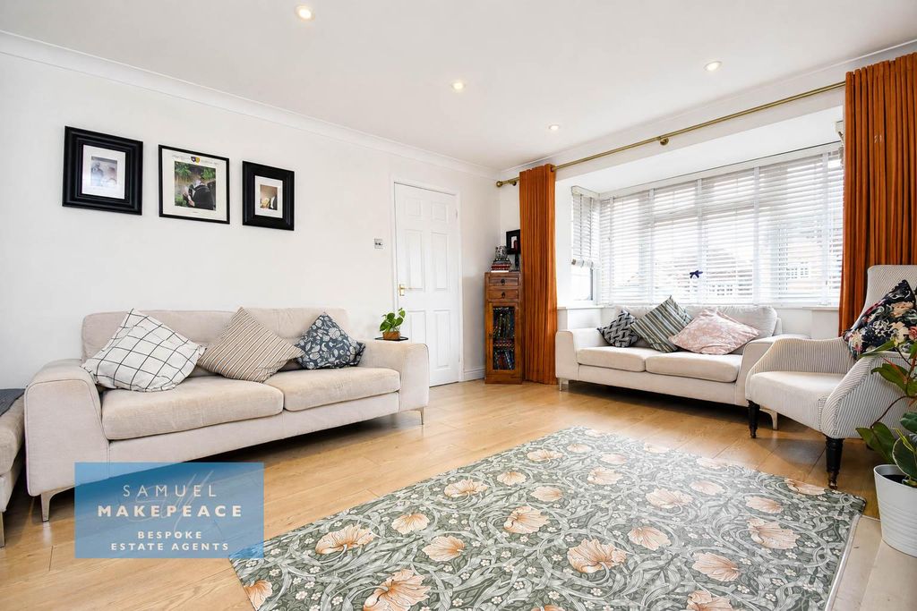 Property photo 3 of 23 Gallery