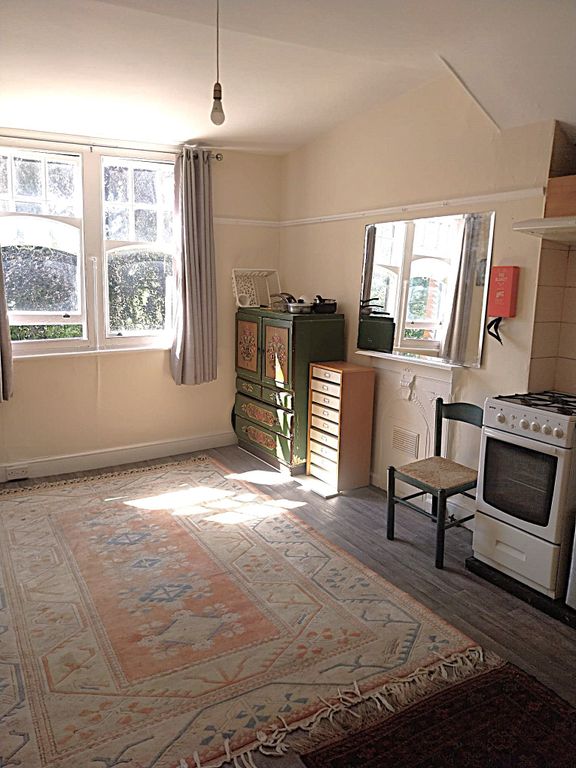 Property photo 1 of 3