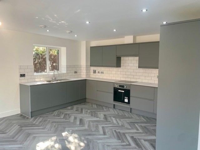 Property photo 2 of 19 Kitchen