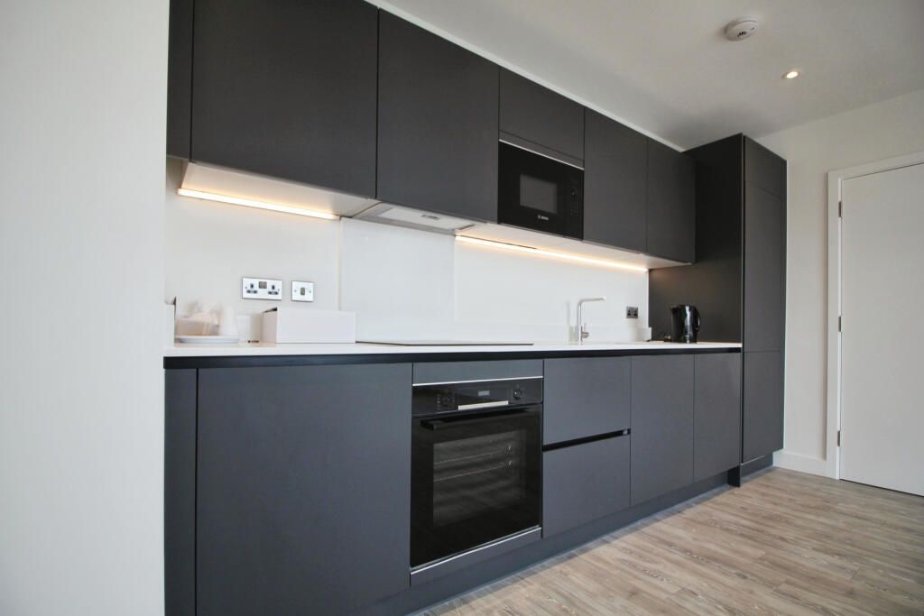 Property photo 3 of 10 Kitchen