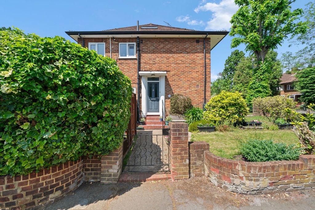 Property photo 2 of 24