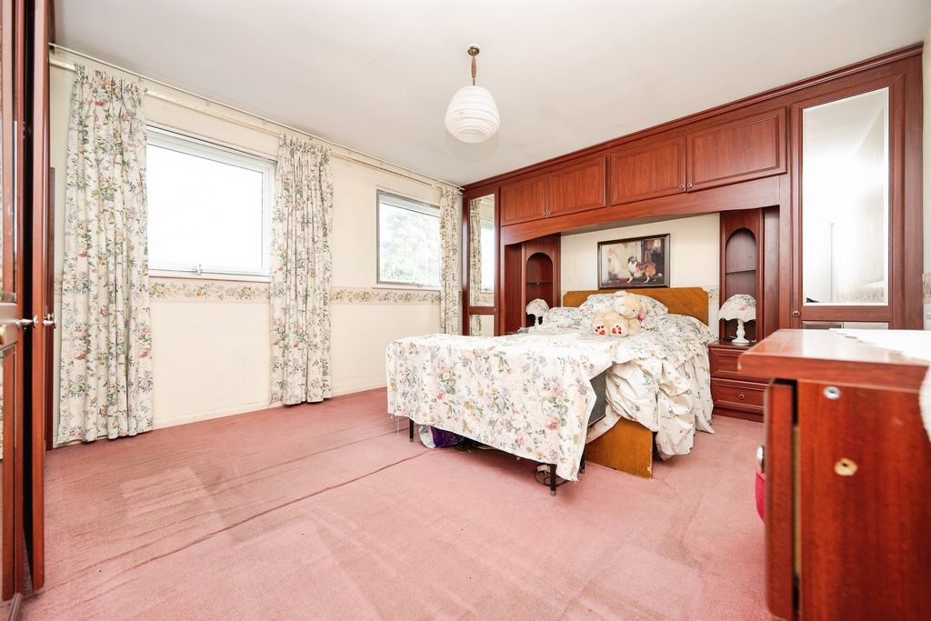 Property photo 3 of 5