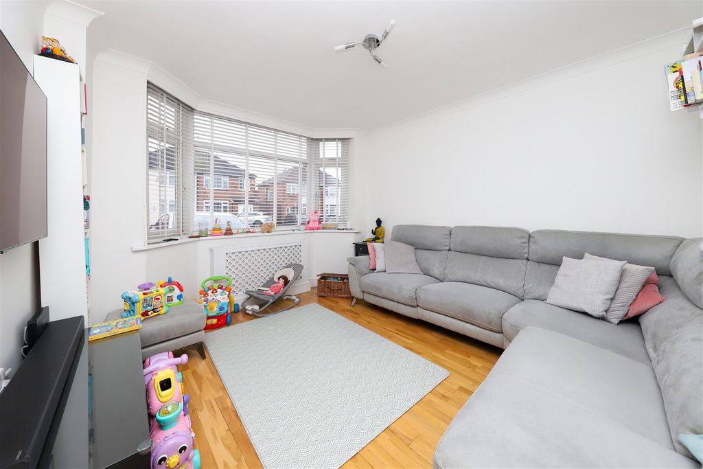 Property photo 3 of 14 Living Room