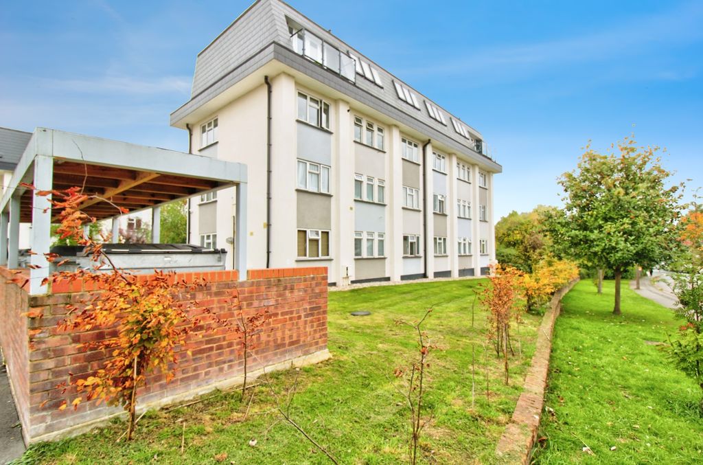 Property photo 2 of 15 9