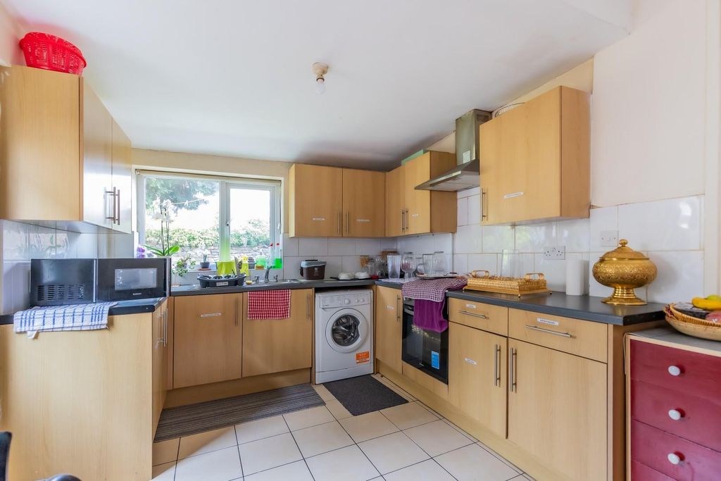 Property photo 3 of 13 28 (4 Of 14).Jpg