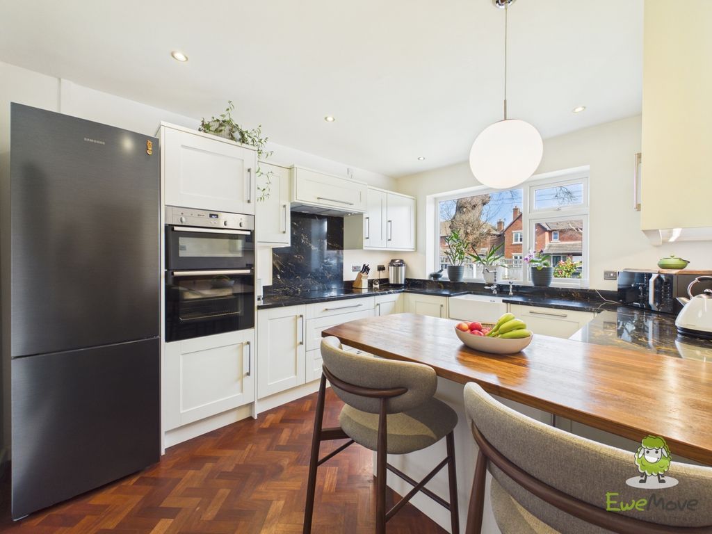 Property photo 3 of 18 Kitchen.. Emilydimelowewemovewhitchurchandnantwich