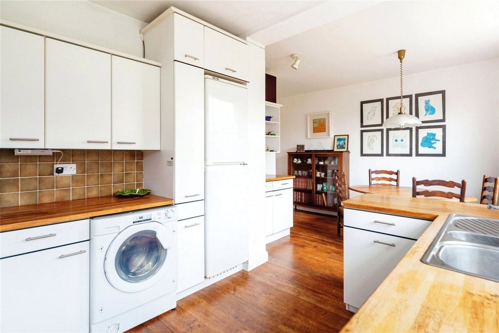 Property photo 2 of 23 Picture No. 08
