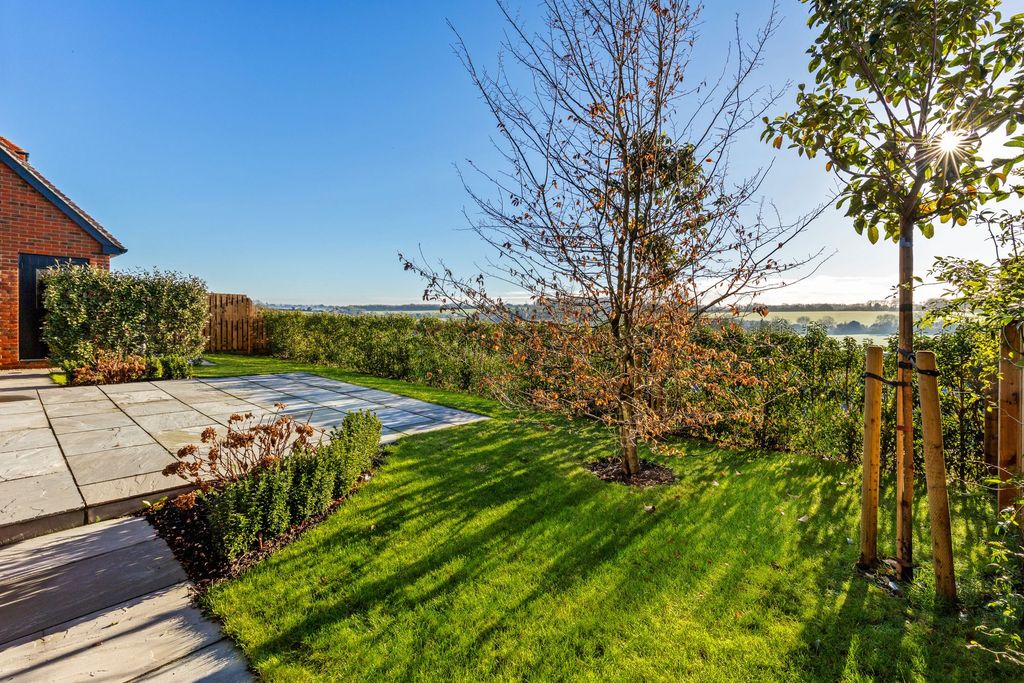 Property photo 3 of 21