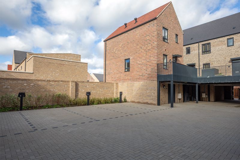 Property photo 2 of 11 Photo 1