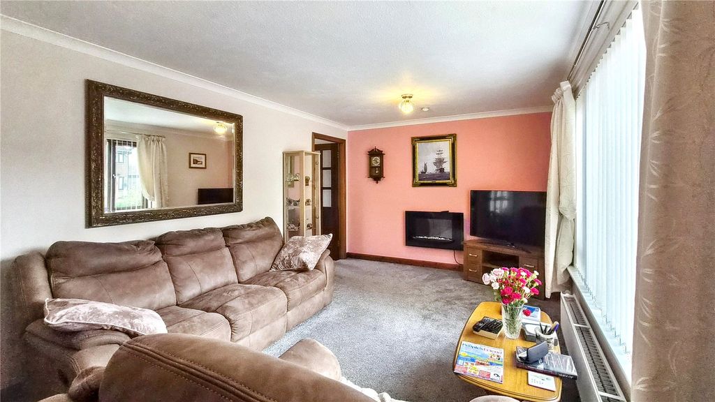 Property photo 3 of 22 Picture No. 13